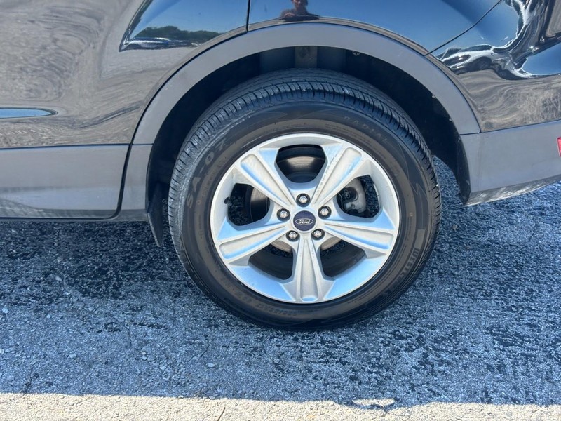 Ford Escape Vehicle Image 12