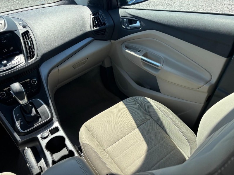 Ford Escape Vehicle Image 16