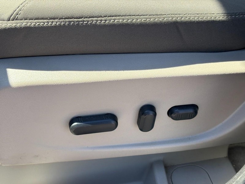 Ford Escape Vehicle Image 17