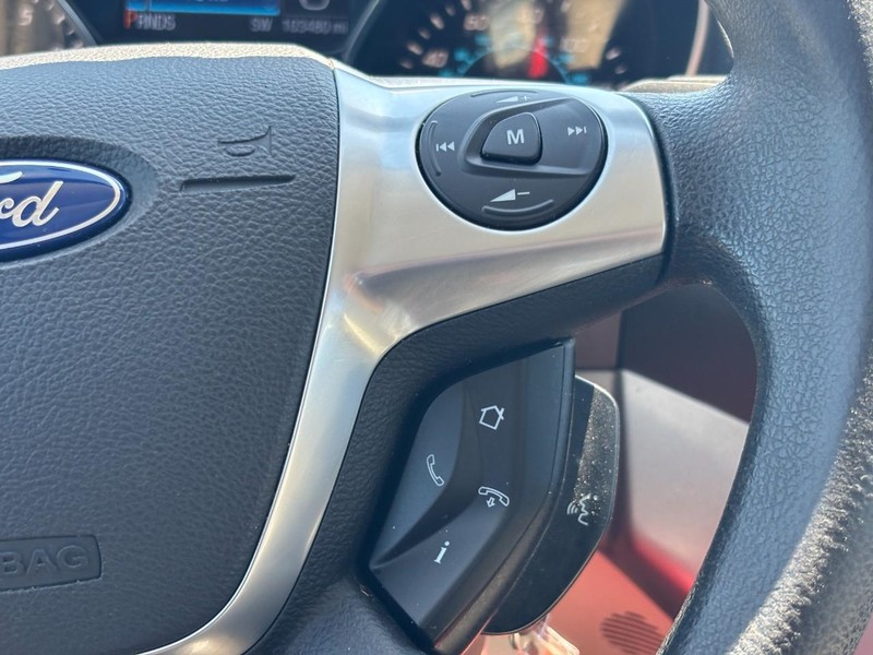Ford Escape Vehicle Image 21
