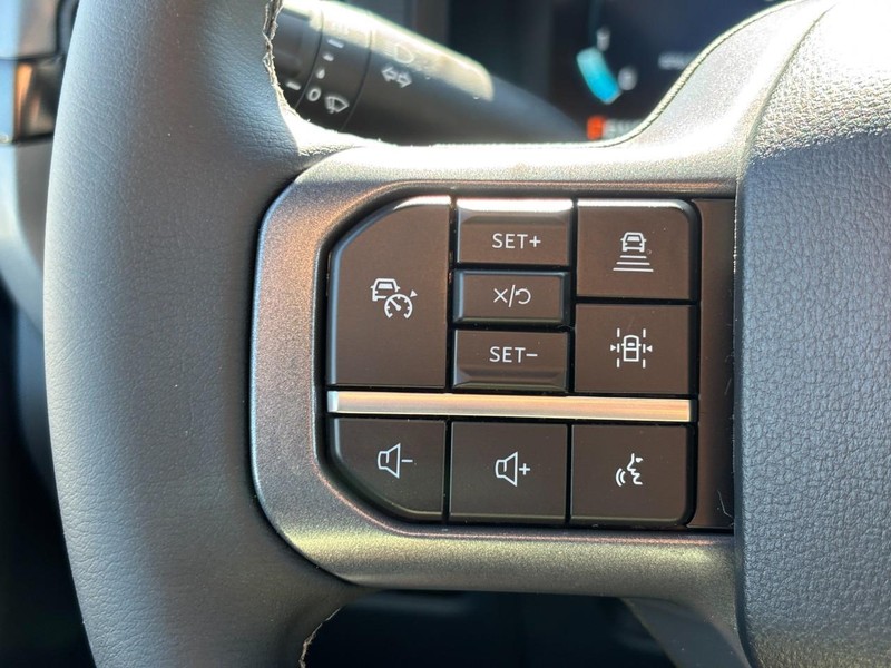 Ford F-150 Vehicle Full-screen Gallery Image 19