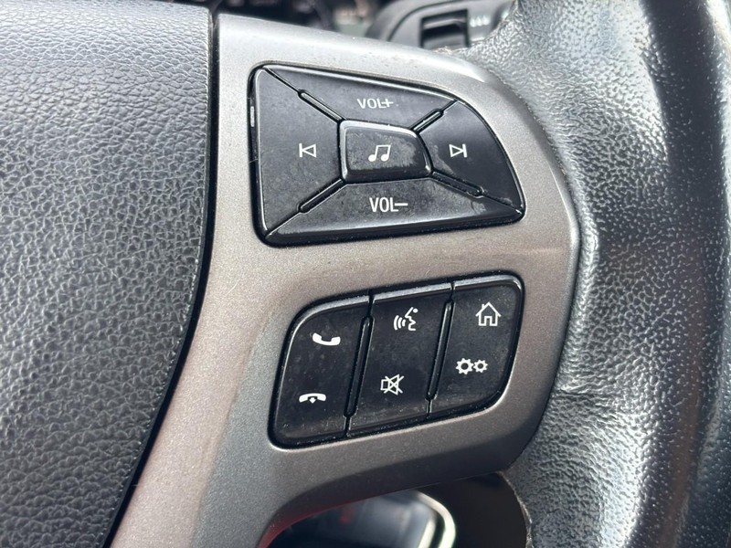 Ford Ranger Vehicle Full-screen Gallery Image 21