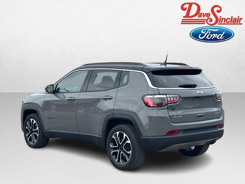 Jeep Compass Vehicle Image 09