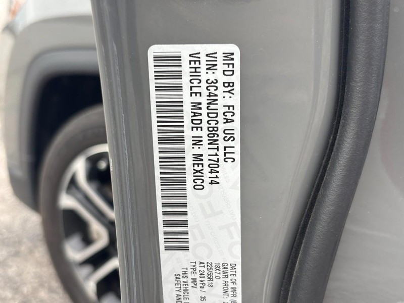 Jeep Compass Vehicle Image 25