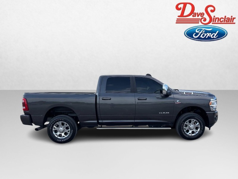 Ram 2500 Vehicle Full-screen Gallery Image 05
