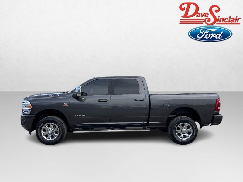 Ram 2500 Vehicle Full-screen Gallery Image 10