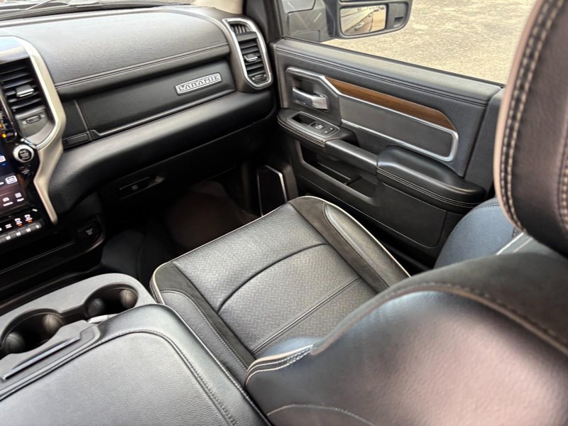 Ram 2500 Vehicle Full-screen Gallery Image 15