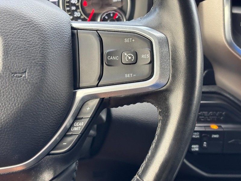 Ram 2500 Vehicle Full-screen Gallery Image 19