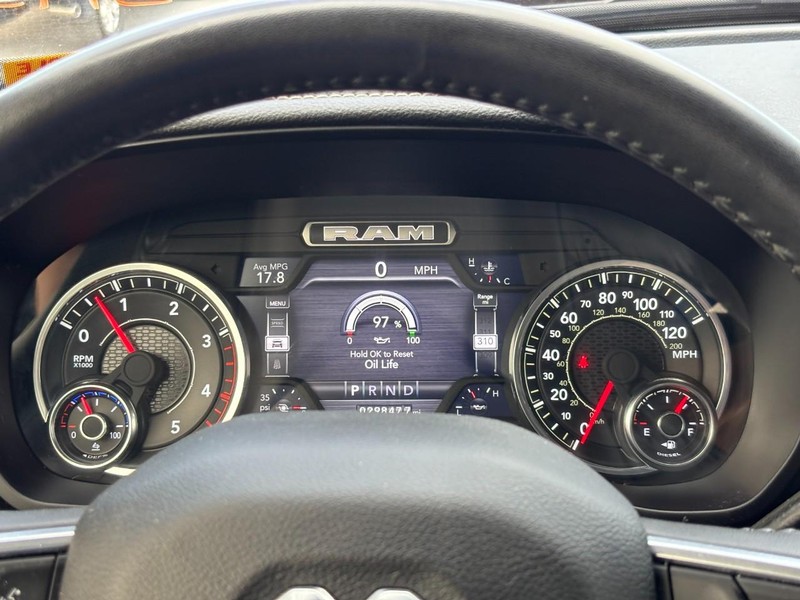 Ram 2500 Vehicle Full-screen Gallery Image 20