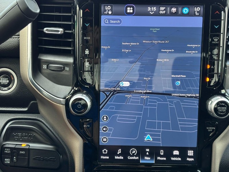Ram 2500 Vehicle Full-screen Gallery Image 22