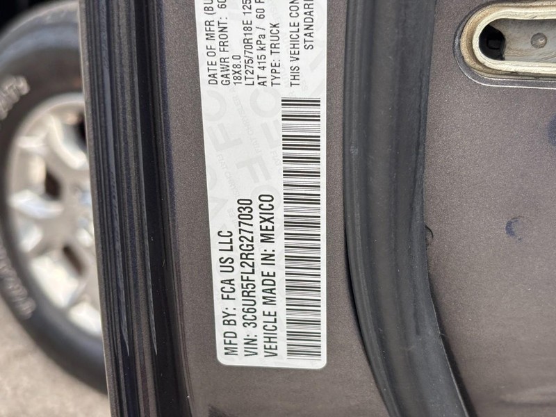 Ram 2500 Vehicle Full-screen Gallery Image 25