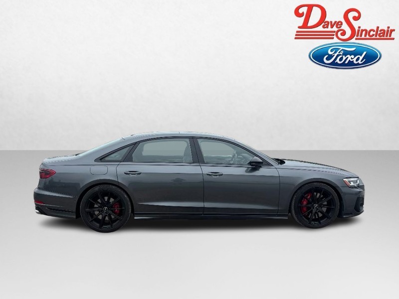 Audi S8 Vehicle Full-screen Gallery Image 05