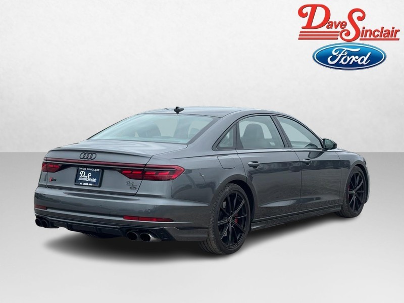 Audi S8 Vehicle Full-screen Gallery Image 07