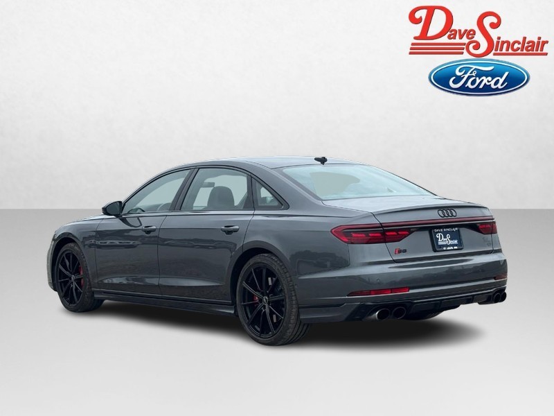 Audi S8 Vehicle Full-screen Gallery Image 09