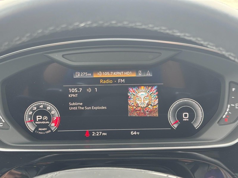 Audi S8 Vehicle Full-screen Gallery Image 21
