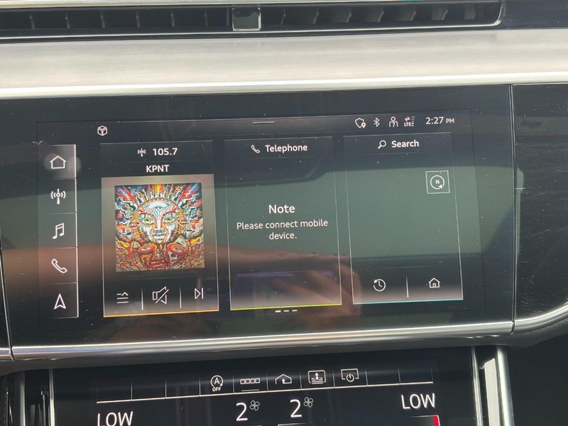 Audi S8 Vehicle Full-screen Gallery Image 22