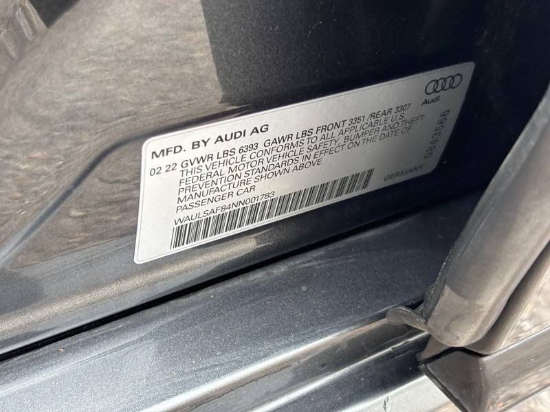Audi S8 Vehicle Full-screen Gallery Image 26