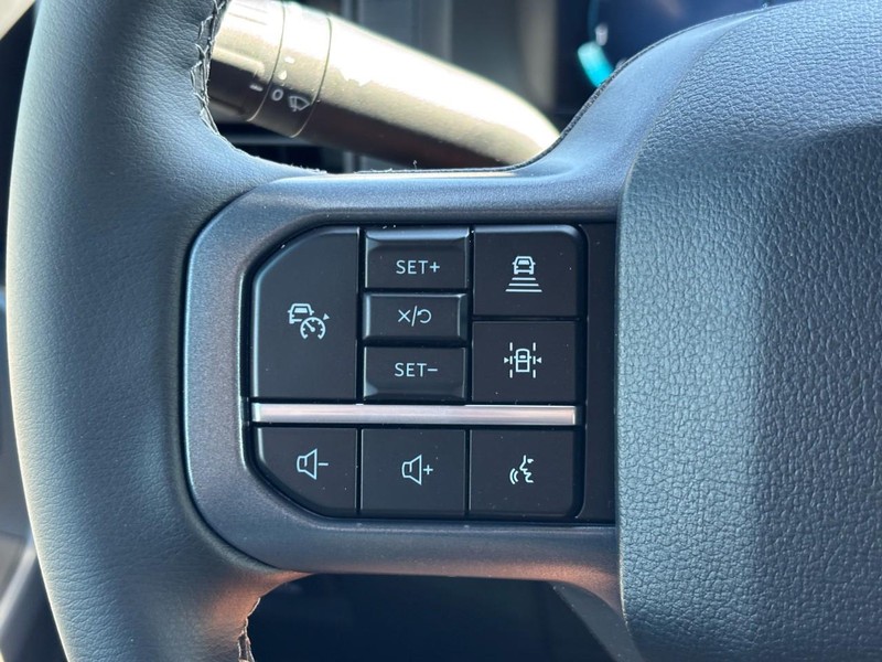 Ford F-150 Vehicle Full-screen Gallery Image 19