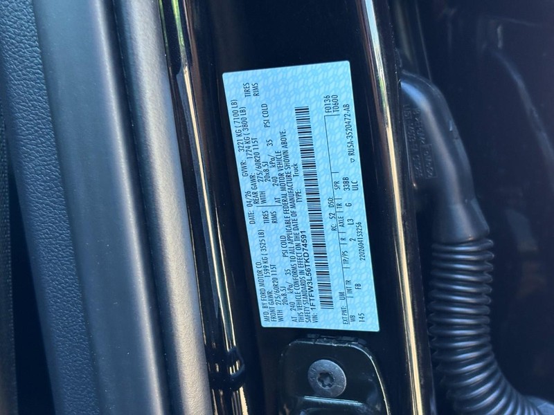 Ford F-150 Vehicle Full-screen Gallery Image 26