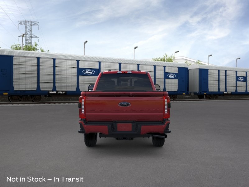 Ford Super Duty F-250 SRW Vehicle Full-screen Gallery Image 07