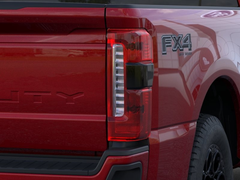 Ford Super Duty F-250 SRW Vehicle Full-screen Gallery Image 23