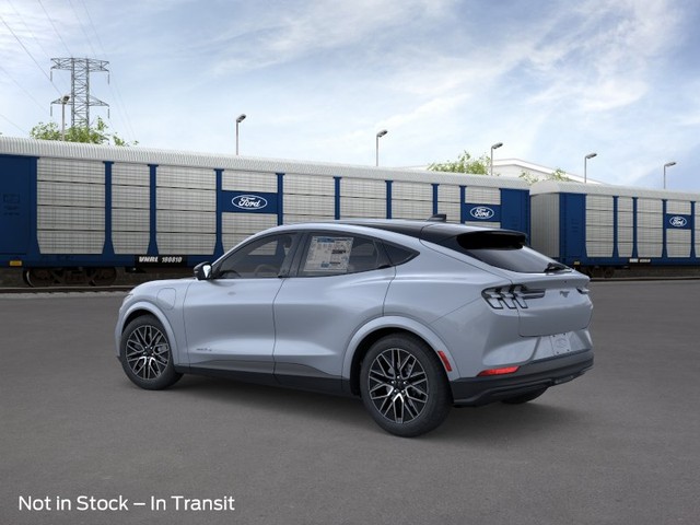 Ford Mustang Mach-E Vehicle Full-screen Gallery Image 05