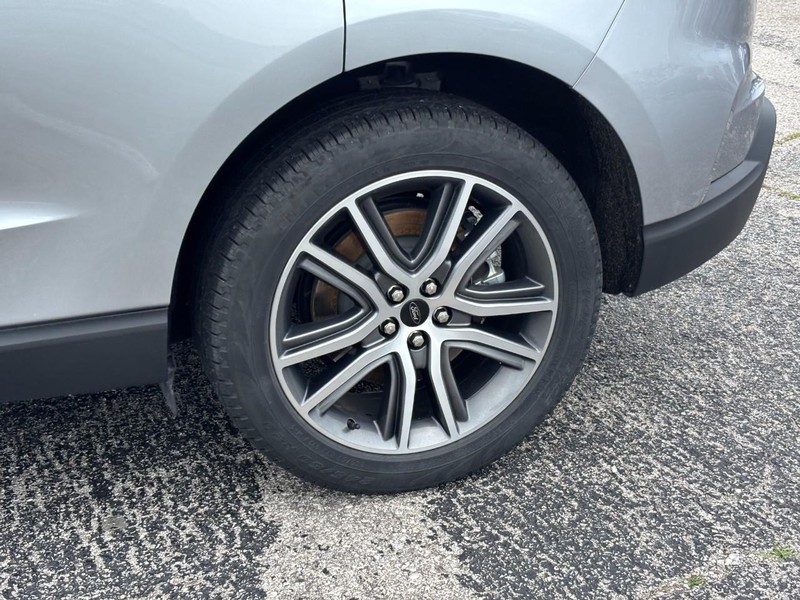 Ford Edge Vehicle Image 12
