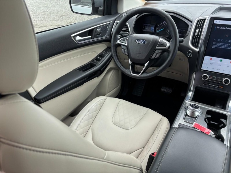 Ford Edge Vehicle Image 14