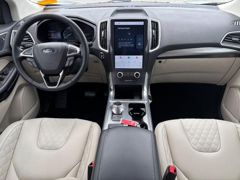 Ford Edge Vehicle Image 15
