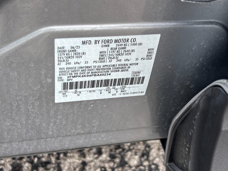 Ford Edge Vehicle Image 25