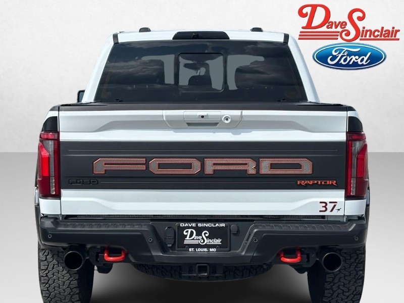 Ford F-150 Vehicle Full-screen Gallery Image 08