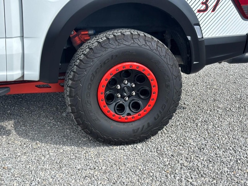 Ford F-150 Vehicle Full-screen Gallery Image 12