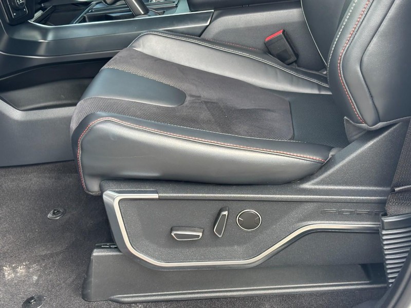 Ford F-150 Vehicle Full-screen Gallery Image 17