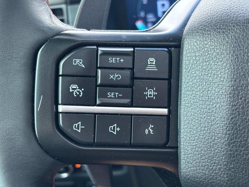 Ford F-150 Vehicle Full-screen Gallery Image 20