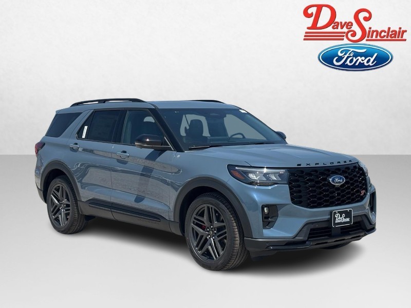 Ford Explorer Vehicle Full-screen Gallery Image 04