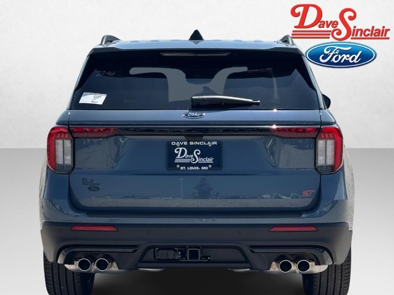 Ford Explorer Vehicle Full-screen Gallery Image 08