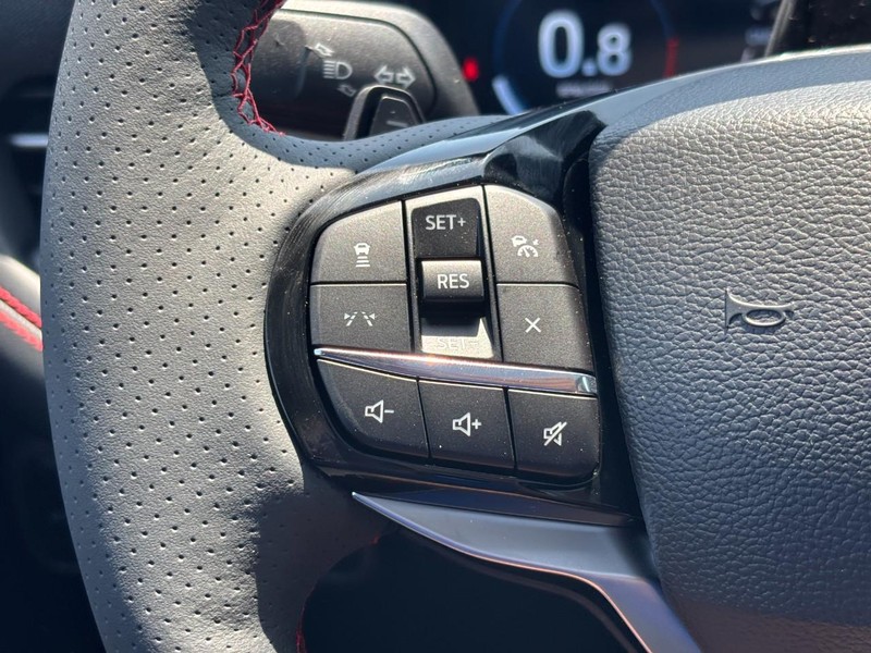 Ford Explorer Vehicle Full-screen Gallery Image 19
