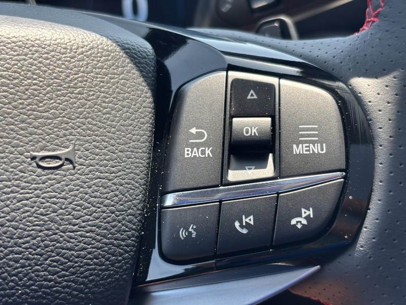 Ford Explorer Vehicle Full-screen Gallery Image 20