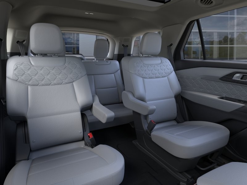 Ford Explorer Vehicle Image 13