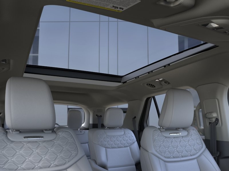 Ford Explorer Vehicle Image 24