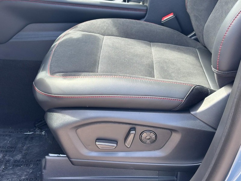 Ford Explorer Vehicle Full-screen Gallery Image 17