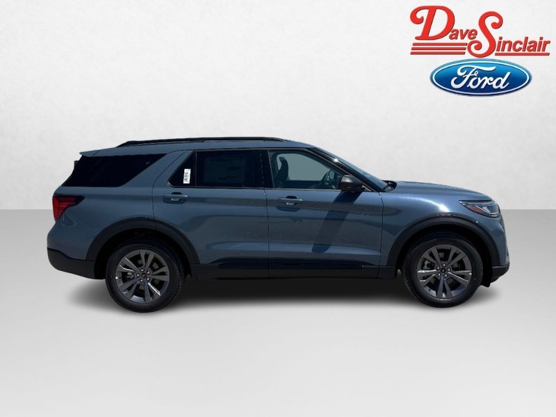 Ford Explorer Vehicle Full-screen Gallery Image 05