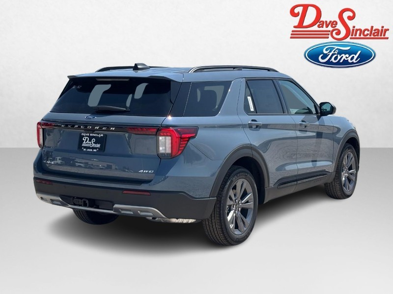 Ford Explorer Vehicle Full-screen Gallery Image 07