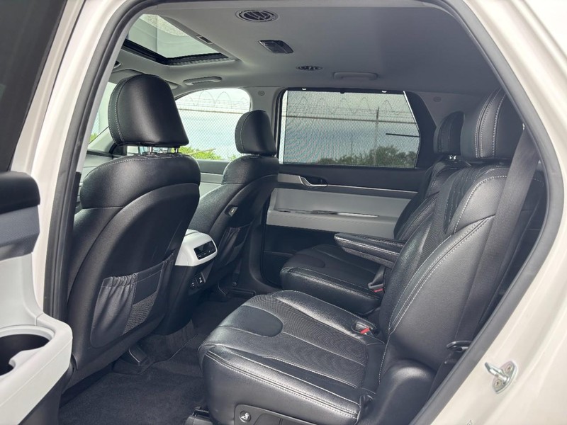 Hyundai Palisade Vehicle Full-screen Gallery Image 14