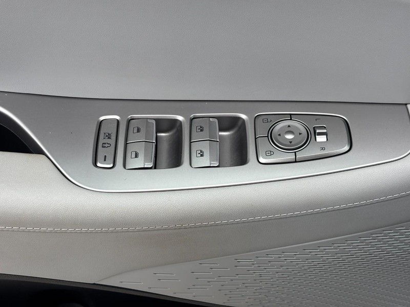 Hyundai Palisade Vehicle Full-screen Gallery Image 19