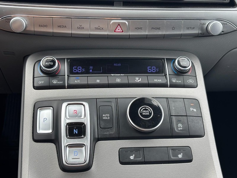 Hyundai Palisade Vehicle Full-screen Gallery Image 25