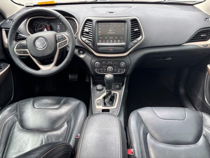 Jeep Cherokee Vehicle Image 15