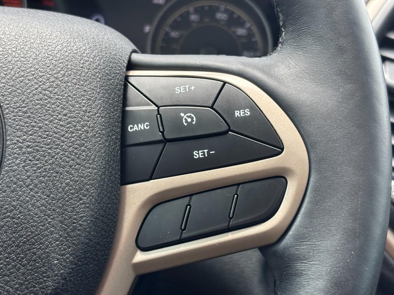 Jeep Cherokee Vehicle Image 20