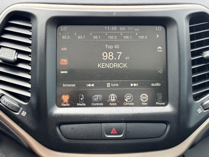 Jeep Cherokee Vehicle Image 22