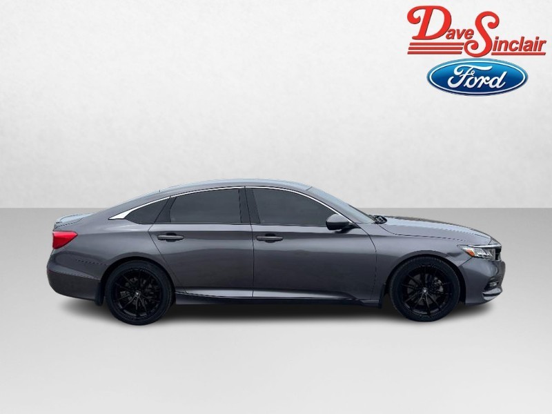 Honda Accord Sedan Vehicle Full-screen Gallery Image 05